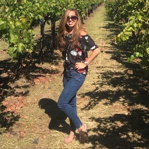 Meet your Posher, Hilary